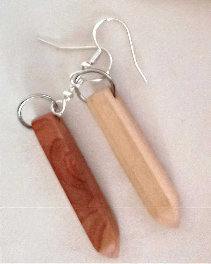 Pendientes de madera de Sabina 