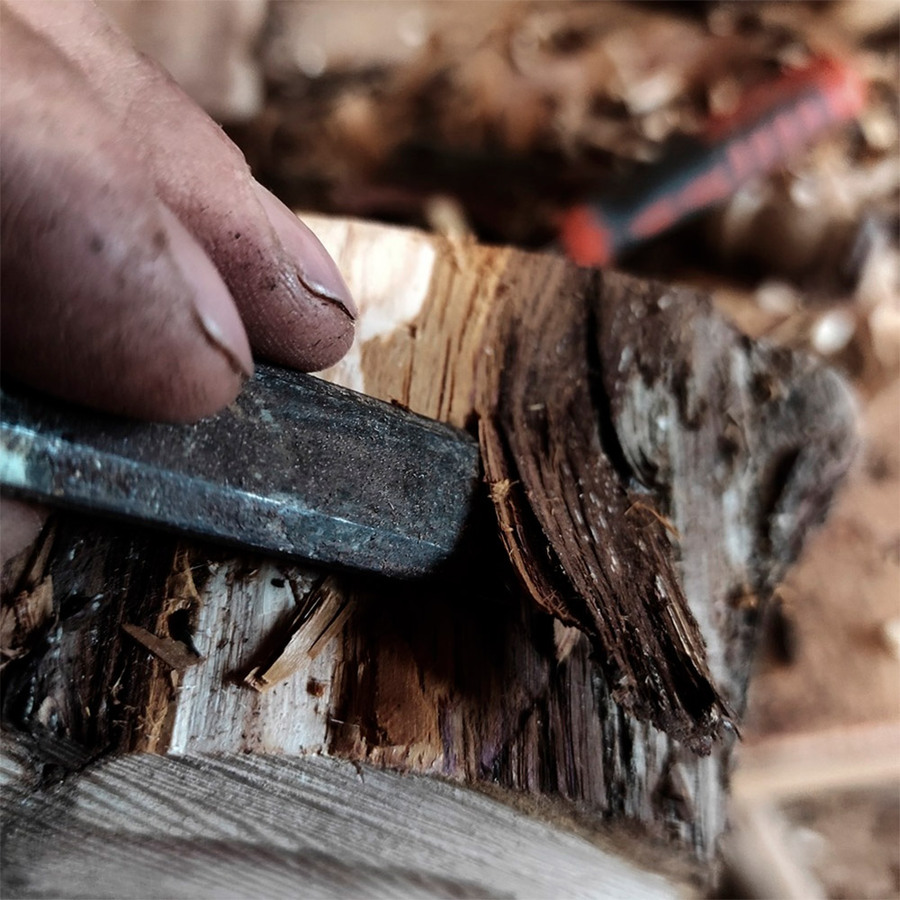 Trabajando madera de sabina